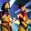Gisella Anastasia dan Zaskia Gotik Menyanyikan 'Pacarku Lima Langkah'