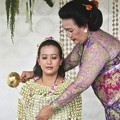 Gusti Kanjeng Ratu Hayu Saat Menjalani Prosesi Siraman