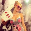 Paris Hilton Kenakan Kostum Ala Miley Cyrus untuk Rayakan Halloween