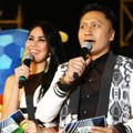 Kartika Putri dan Arie Untung Saat Menjadi Host 'Viva World Cup ANTV'