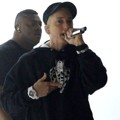 Eminem Menyanyikan Single 'Rap God'