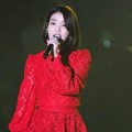 IU Saat Nyanyikan Lagu 'Red Shoes'