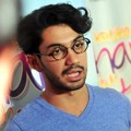 Reza Rahadian Saat Jumpa Pers Film 'Ketika Tuhan Jatuh Cinta'
