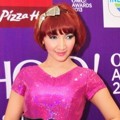 Roro Fitria Hadir di 'Yahoo OMG! Awards 2013'