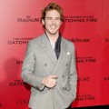 Sam Claflin di Premiere Film 'The Hunger Games: Catching Fire'