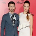 Joe Jonas dan Blanda Eggenschwiler di Premiere Film 'The Hunger Games: Catching Fire'