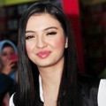 Raline Shah di Acara 'Hitam Putih'