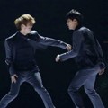Battle Dance Luhan dan Kai EXO di Panggung MAMA 2013