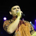 Penampilan Fadly Padi di Konser 'Malam 1000 Keberkahaan'