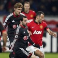 Ryan Giggs Dikepung Para Pemain Bayern Leverkusen