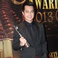 Eza Gionino Raih Piala Aktor Utama Paling Ngetop