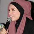 Dewi Sandra Saat Jumpa Pers Film '99 Cahaya di Langit Eropa'