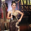 Dinda Kirana Raih Piala Aktris Utama Paling Ngetop