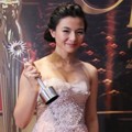 Eriska Rein Raih Piala Aktris Pendamping Paling Ngetop