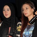 Marissa Nasution dan Dian Pelangi  Saat Jumpa Pers Film '99 Cahaya di Langit Eropa'