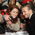 David Beckham Berfoto Bersama Fans di Premiere Film 'The Class of 92'