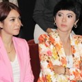 Revalina S. Temat dan Poppy Sovia di Premiere Film 'Isyarat'