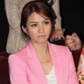 Revalina S. Temat di Premiere Film 'Isyarat'