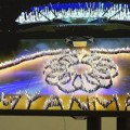Para Penari Membentuk Logo Negara Myanmar