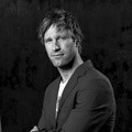 Aaron Eckhart Photoshoot