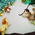 Wengenn Menjadi Tarzan di Salah Satu Foto Karya Queenie Liao
