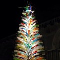Pohon Natal yang Dibuat dari Kaca Murano