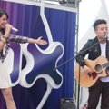 Maudy Ayunda dan David Choi Saat Tampil di Acara 'Inbox'