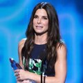 Sandra Bullock Raih Piala Favorite Movie Actress