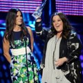 Sandra Bullock dan Melissa McCarthy Wakili Film 'The Heat' Raih Piala  Favorite Comedic Movie award