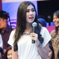 Syahnaz Sadiqah Saat Menjadi Host 'Dahsyat'