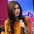 Syahnaz Sadiqah Saat Menjadi Host 'Dahsyat'