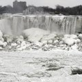 Air Terjun Niagara Jadi Es Setelah Diterpa Polar Vortex