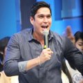 Marcel Chandrawinata Saat Menjadi Host Acara 'Dahsyat'