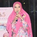 Peggy Melati Sukma Saat Peluncuran Buku '3,5 Luapan Cinta di Air Tenang'