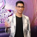 Afgan Raih Piala Penyanyi Solo Pria Terdahsyat