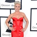 Pink di Red Carpet Grammy Awards 2014