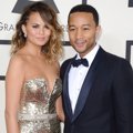 Chrissy Teigen dan John Legend di Red Carpet Grammy Awards 2014