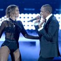 Beyonce Knowles dan Jay-Z Nyanyikan Lagu 'Drunk in Love' di Panggung Grammy Awards 2014