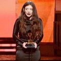 Lorde Raih Piala Song Of The Year