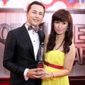 Andhika Pratama dan Ussy Sulistiawaty Raih Piala Keluarga Selebriti Paling Harmonis