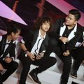 Coboy Junior Nyanyikan Lagu 'Terhebat'