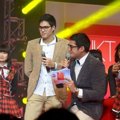 Marcel dan Mischa Chandrawinata Saat Menjadi Host Acara 'JKT48 3rd Generation Audition'