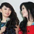 Zaskia dan Iis Dahlia Saat Jumpa Pers D'Academy Indosiar