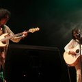 Endah N Rhesa Saat Tampil di Konser 'Singing Toilet'