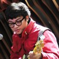Dochi Pee Wee Gaskins Saat Tampil di Konser 'KOIN: Senandung untuk Negeri'