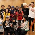 3GB Berfoto Bersama Para Fans yang Hadir