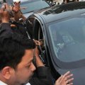 Dewi Persik Mengendarai Sendiri Mobil Pribadinya
