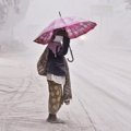 Pejalan Kaki yang Terkena Dampak Erupsi Gunung Kelud
