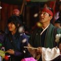 Ki Seung Nyang dan Wang Yoo di Pasar Malam