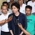Roger Danuarta Saat Berikan Keterangan Pada Wartawan